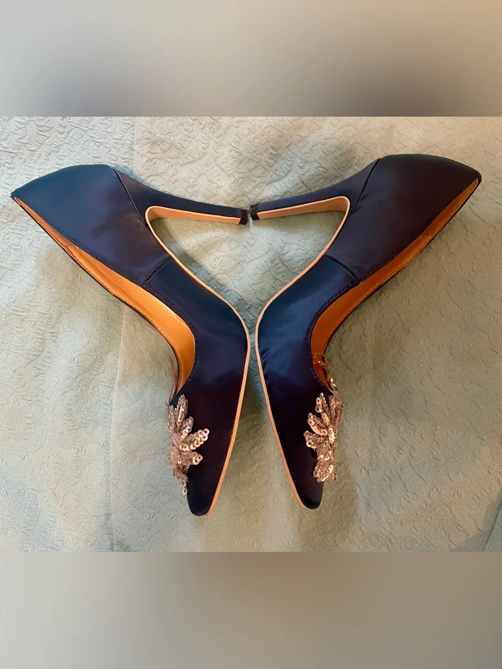 Manolo Blahnik Navy Satin Embellished Swan Pumps Size 6 - Picture 3 of 16